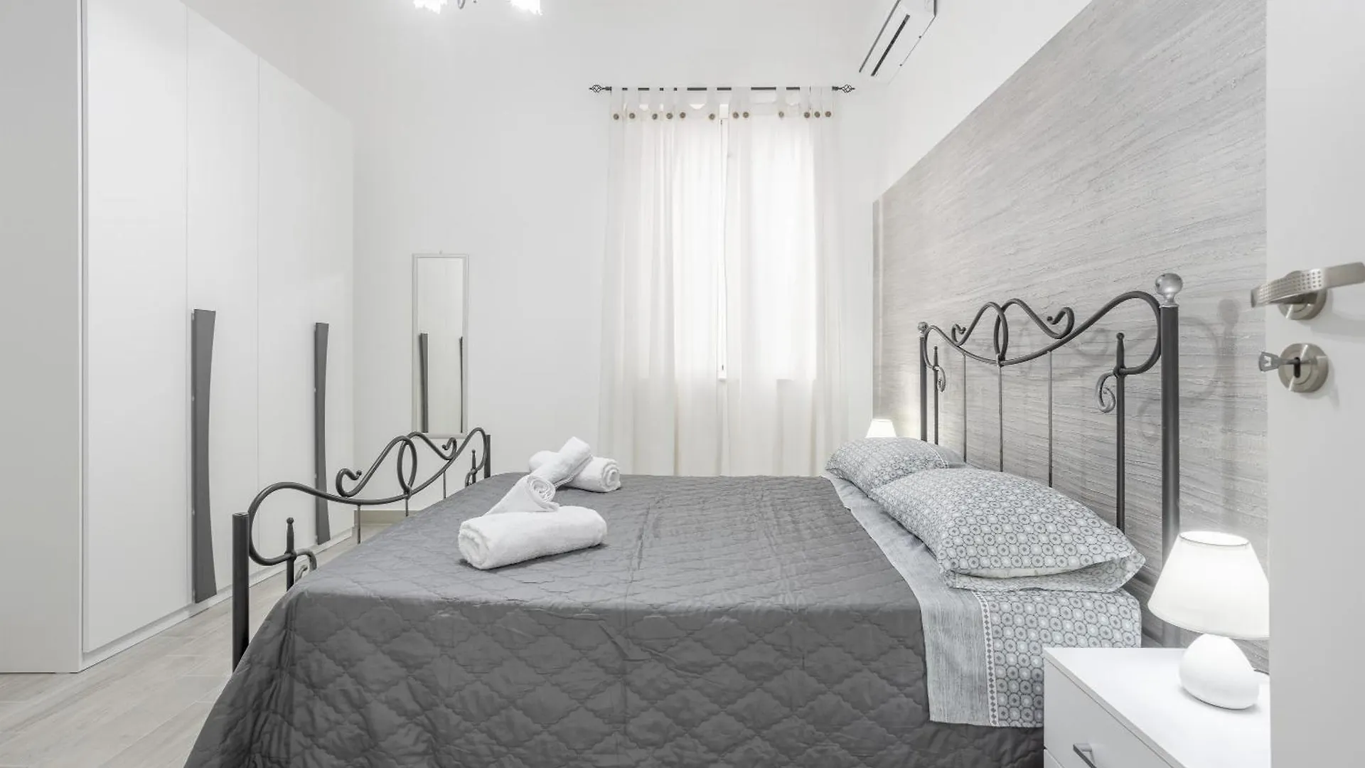 Holiday home Romagnolo Beach Villa Palermo