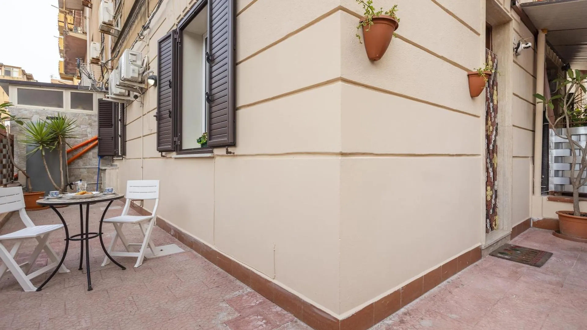 Romagnolo Beach Villa Palermo Italy